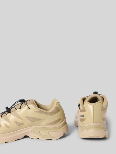 Produktfoto, Sneaker mit geprofileerde zool Model 'XT-EVR GTX' van Salomon, heren sneakers in beige met logo en vetersluiting, hakhoogte maat 44: 4 cm, schachthoogte: 7 cm, schachtbreedte: 7 cm, afgeronde punt, productdetails zichtbaar