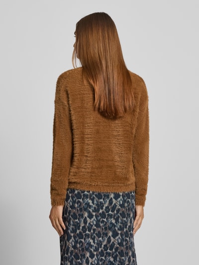 Christian Berg Woman Strickcardigan mit V-Ausschnitt Cognac 5