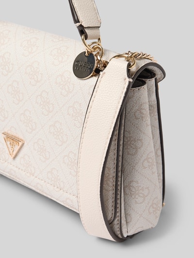 Produktfoto, handtasche mit logo-applicatie model 'NOELLE II' van guess, logomotief, hoofdvak met magneetsluiting, draagband, schouderband, breedte 25 cm, lengte 18 cm, diepte 7 cm, bandlengte 73 cm