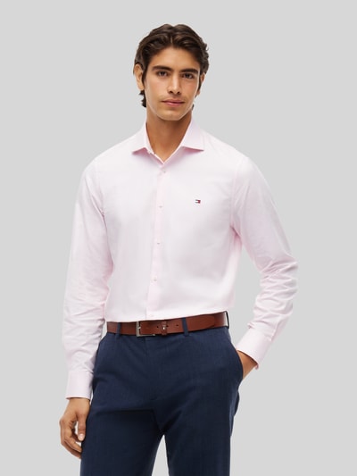 Tommy Hilfiger Regular Fit Businesshemd mit abgerundetem Saum Rosa 4