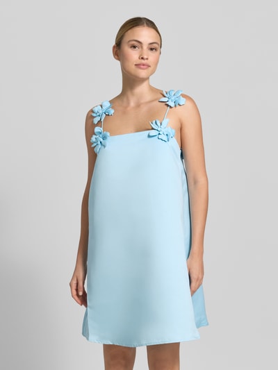 YAS Cocktailkleid mit floralen Applikationen Modell 'DOUCE' Hellblau 4
