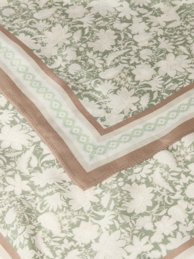Produktfoto, Tuch aus Viskose-Mix von Marc O'Polo mit Optik:Allover-Muster, Materialverarbeitung: Satin in Grün, Beige und Weiß