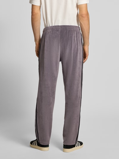 adidas Originals Spodnie dresowe o kroju straight fit z elastycznym pasem Antracytowy 5