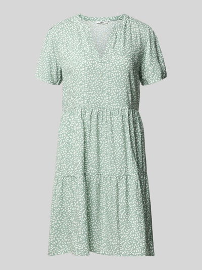 Produktfoto, Tailliertes Sommerkleid aus reiner Viskose Modell 'ZALLY LIFE' von Only, Optik: Allover-Muster, Mini-Länge, V-Ausschnitt, Kurzarm, zartgrüner Farbton mit weißem Muster, weiche Textur, Material: reine Viskose