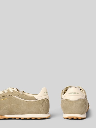 Produktfoto, Sneaker aus echtem Leder mit Logo-Detail Modell 'Bridge' von HOFF, beige und creme, abgerundete Passform, profilierte Sohle, Damen Sneaker, Rückansicht, Schnürverschluss, Größe 40: Absatzhöhe 1 cm, Schafthöhe 8 cm, Schaftweite 9 cm.