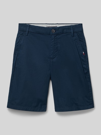Produktfoto, Regular Fit Chinoshorts aus Baumwoll-Mix von Tommy Hilfiger Teens, Optik: Unifarben, Logo-Stitching, Gürtelschlaufen, seitliche Eingrifftaschen, Paspeltaschen, Verschluss: Knopf und verdeckter Reißverschluss, Bundabschluss: mit Weitenregulierung innen, Material: Baumwoll-Mix.