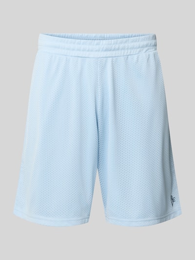 Produktfoto, Shorts aus Mesh mit Logo-Print von REVIEW in Hellblau, Loose-Fit, elastischer Bund, seitliche Eingrifftaschen, strukturierte Mesh-Oberfläche, Bundweite 42 cm, Innenbeinlänge 18 cm
