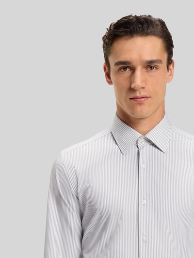 BOSS Slim Fit Businesshemd mit Kentkragen Modell 'HANK' Hazel 3