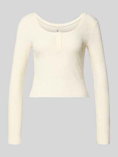 Produktfoto, Slim Fit Langarmshirt mit Baumwoll-Anteil Modell 'JULIANE LIFE' von Only, cremefarben, feiner Rippstrick, U-Boot-Ausschnitt, Knopfleiste