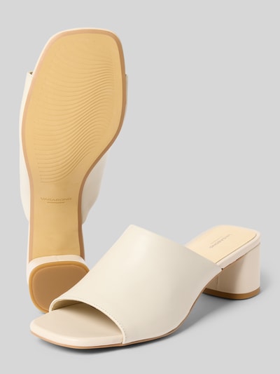 Produktfoto, Sandaletten aus echtem Leder von Vagabond in unifarbener Optik mit Blockabsatz, glatter Struktur, strukturierter Sohle, quadratische Schuhspitze