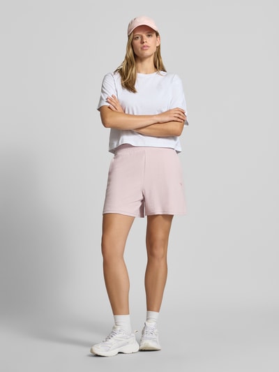 PUMA Loose Fit Sweatshorts aus Baumwoll-Mix Modell 'ESS ELEVATED' Rosa 1