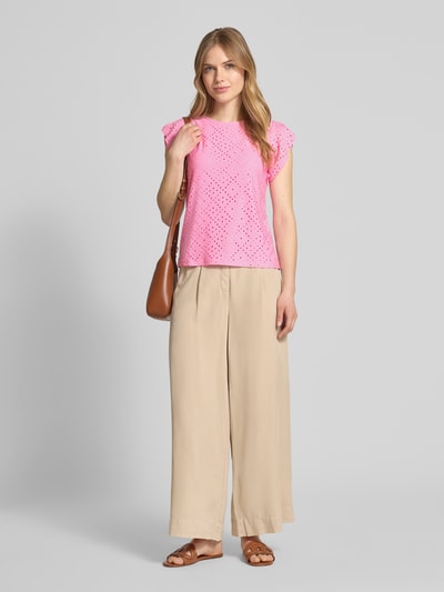 Vero Moda Regular Fit T-Shirt mit Lochstickmuster Muster 'TASSA' Rosa 1