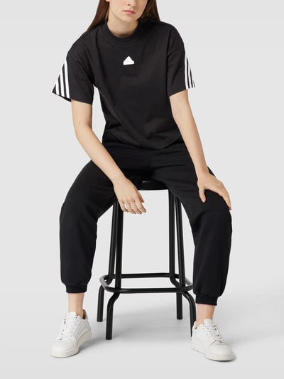 ADIDAS SPORTSWEAR T-Shirt mit Label-Details Black 1