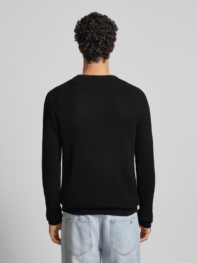JACK & JONES Sweter z dzianiny z okrągłym dekoltem model ‘PANNEL’ Czarny 5