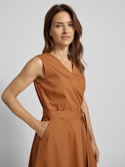 More & More Knielange wikkeljurk met V-hals Cognac - 3