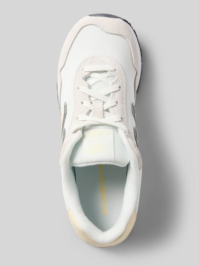 Produktfoto, Sneaker mit Schnürung Modell '515' von New Balance, abgerundete Spitze, weiß-beige Texturen, Label-Details, Draufsicht, Damen Sneaker, Absatzhöhe 3 cm, Schafthöhe 8 cm, Schaftweite 8 cm.