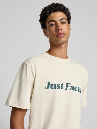 REVIEW T-Shirt mit geripptem Rundhalsausschnitt Ecru 3