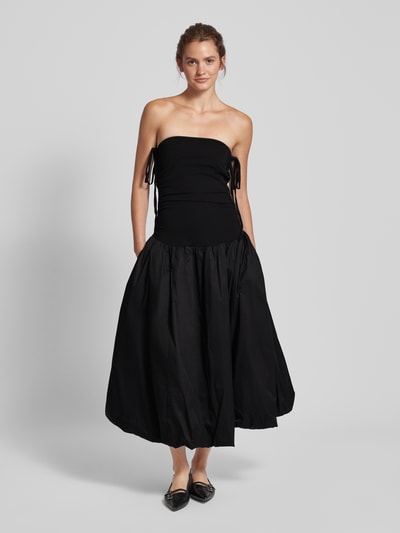 Amy Lynn Abendkleid mit seitlichen Schnürungen Modell 'Alexa' Black 4