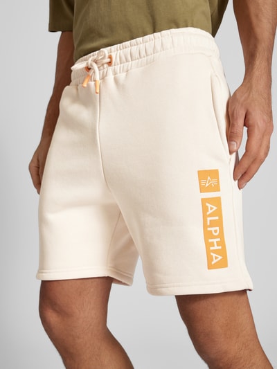 Alpha Industries Regular fit sweatshorts met labelprint Wit - 3