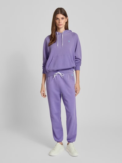 Polo Ralph Lauren Spodnie dresowe o kroju regular fit z tunelem model ‘Knit’ Fioletowy 1