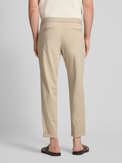 MCNEAL Tapered Fit Hose mit Gesäßtaschen Ecru 5