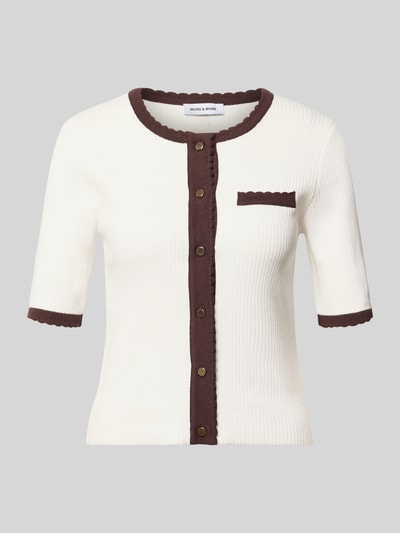 Produktfoto, Slim Fit Cardigan in Strick-Optik von More & More aus Reine Baumwolle, Weiß mit braunen Akzenten, Knopfleiste, Halbarm, Rundhalsausschnitt