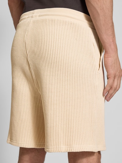 Les Deux Regular Fit Sweatshorts mit Strukturmuster Modell 'Otto' Offwhite 3