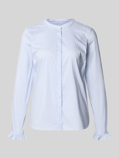 Produktfoto, bluzka z mieszanki bawełny z dodatkiem streczu, krój straight fit, stójka, listwa guzikowa kryta, rękawy z falbanami, długość tyłu w rozmiarze S: 65 cm, długość rękawów w rozmiarze S: 62 cm, Model 'Mattie' od MOS MOSH, delikatny pasiasty wzór, jasnoniebieskie odcienie, gładka tekstura