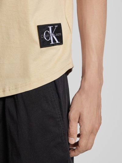 Calvin Klein Jeans T-shirt z naszywką z logo Beżowy 3