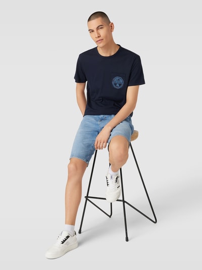 Napapijri T-shirt z kieszenią na piersi model ‘HUILCA’ Granatowy 1