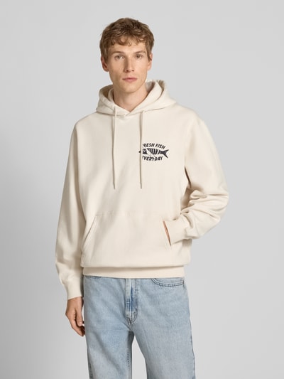 Edwin Hoodie mit Statement-Print Modell 'MONSIEUR SAKANA' Ecru 5