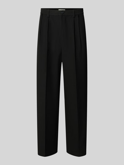 Produktfoto, schwarze Straight Fit Hose mit Viskose-Anteil Modell 'Grant' von Casual Friday, elastischer Material-Mix, Bügelfalten, gerader Schnitt, teilelastischer Bund, glatte Textur, Knopf- und Reißverschluss, neutraler Hintergrund, Herren Hose
