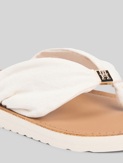Tommy Hilfiger Zehentrenner mit Logo Applikation Offwhite 4