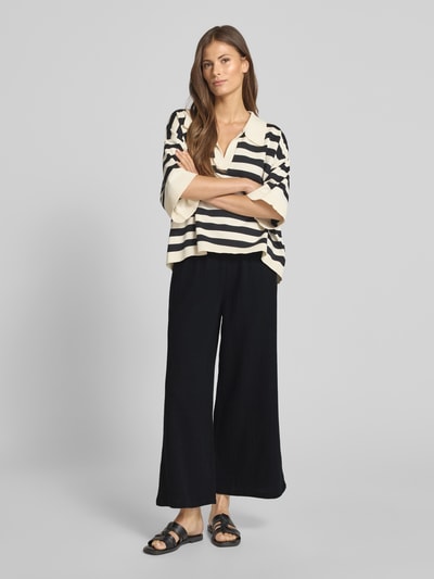 Christian Berg Woman Wide Leg Stoffhose in verkürzter Passform Black 1