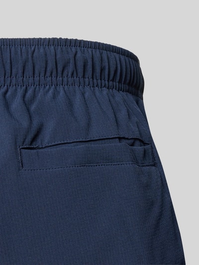 Produktfoto, Badehose mit elastischem Bund und Tunnelzug von MCNEAL in Dunkelblau, feine Struktur, Material-Mix mit Stretch-Anteil, Regular-Fit