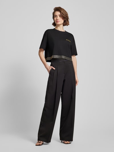 Patrizia Pepe Cropped T-Shirt mit Label-Print und Nieten Black 1