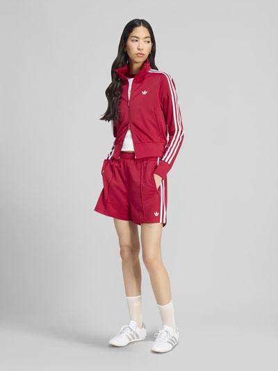 adidas Originals Loose Fit Sweatshorts mit Logo-Patch Modell 'FIREBIRD' Rot 1