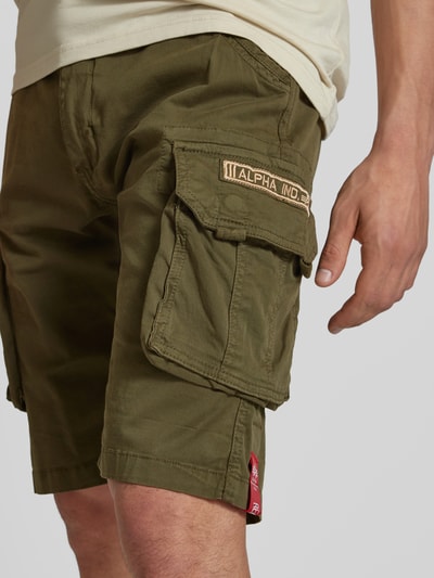 Alpha Industries Regular Fit Cargoshorts mit Label-Stitching Modell 'CREW SHORT' Oliv 3