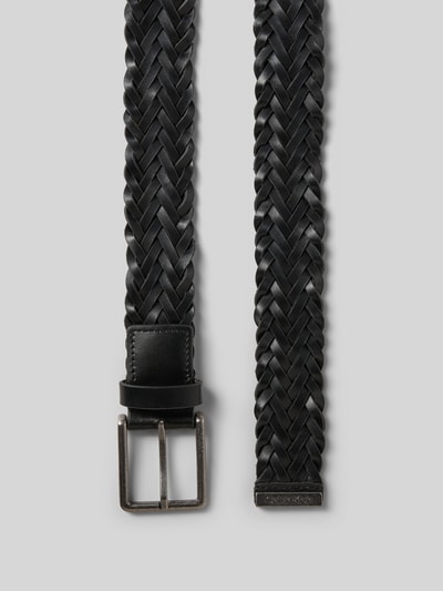 Produktfoto, Gürtel aus Nappaleder in Flecht-Optik von CK Calvin Klein, schwarz, klassische Form, Dornschließe, Label-Detail, 4 cm breit