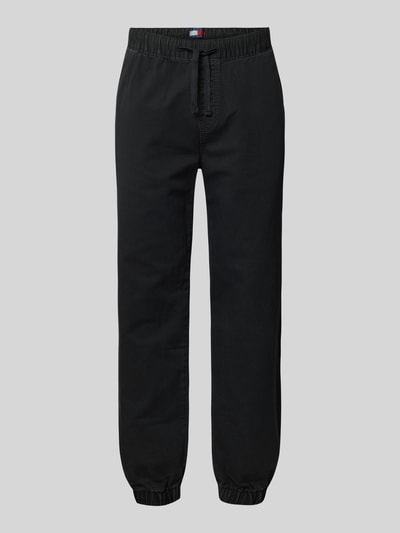Produktfoto, Straight Fit Jeans aus reiner Baumwolle von Tommy Jeans in schwarzer Denim-Optik mit elastischem Bundabschluss und Beinabschluss, 5-Pocket-Design, Passform: Straight Fit, Material: reine Baumwolle, Optik: Denim
