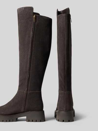 Productfoto, Stiefel uit echt leer Model 'ASHER' van MICHAEL Michael Kors, afgeronde vorm, profielzool, asymmetrische schacht, zijritssluiting, donkerbruin met zichtbare textuur, hakhoogte 5 cm, schachthoogte 47 cm, schachtbreedte 20 cm, Dames laars