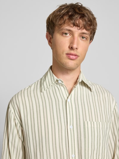 ANOTHER COTTON LAB Oversized Freizeithemd mit Brusttasche Hellgruen 3