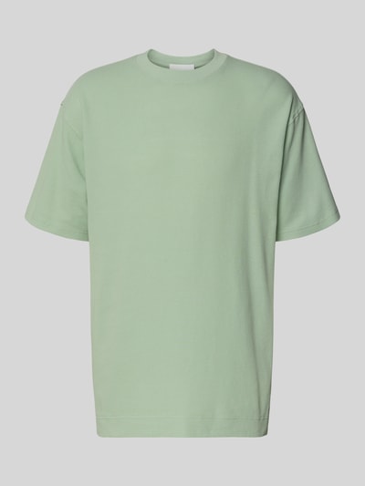 Produktfoto, Relaxed Fit T-Shirt aus reiner Bio-Baumwolle Modell 'MAARKOS WAFFLE' von Armedangels in Hellgrün, Waffle-Struktur, unifarben, Rundhals, kurzarm, Feinstrick, seitliche Schlitze, Logo-Stitching