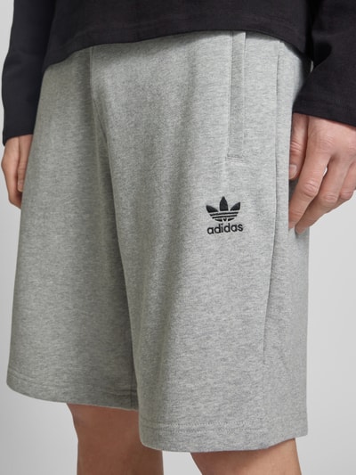 adidas Originals Shorts mit elastischem Bund und Label-Stitching Hellgrau Melange 3