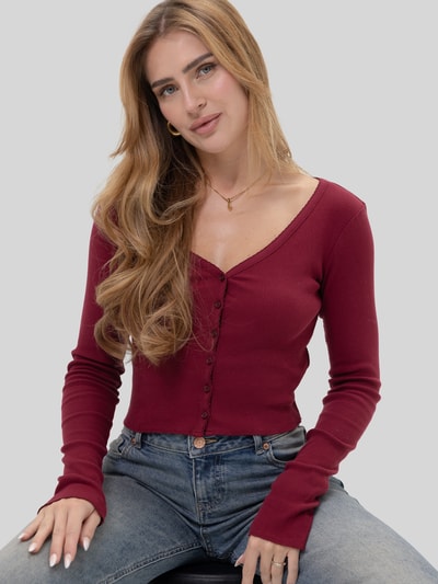 Review Anna von Klinski x REVIEW Longsleeve mit V-Ausschnitt Bordeaux 4
