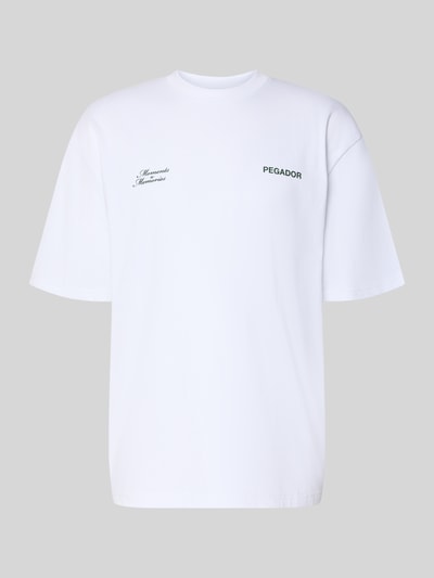 Produktfoto, weißes Oversized T-Shirt mit Label-Detail Modell 'Rochefort' von Pegador aus reiner Baumwolle, Rundhalsausschnitt, glatte Textur