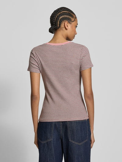 Levi's® T-shirt met labelmotief Lichtroze - 5