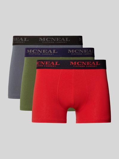 Produktfoto, obcisłe bokserki Trunks mit elastischem Bund im 3er-Pack von MCNEAL z mieszanki bawełny i elastanu, dopasowany krój, logo na pasie, detale z logo, zestaw 3 szt. w kolorach czerwonym, zielonym i niebieskoszarym, gładka tekstura