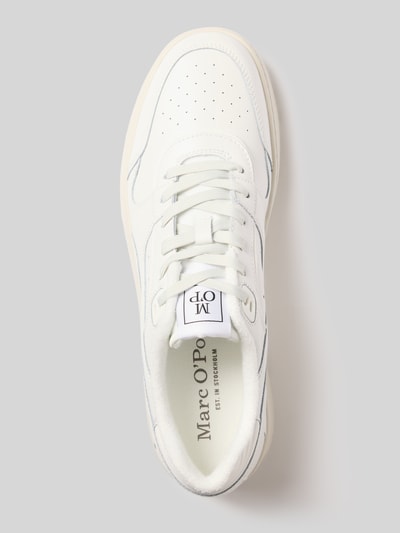 Productfoto, witte sneakers met fijne perforaties, zachte textuur, ronde vormen, Sneaker met echt leer model 'CARLO 13A' van Marc O'Polo, heren