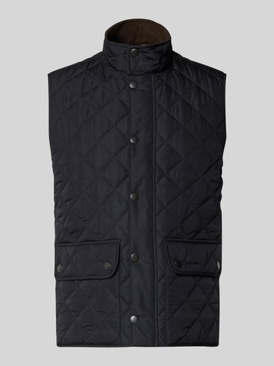 Produktfoto, Regular Fit Steppweste mit Stehkragen von Barbour, efekt: jednolity kolor, krój regular fit, stójka, zapięcie: listwa z zatrzaskami i ukryty zamek błyskawiczny, wyhaftowane logo, kieszenie z patką, kieszeń wewnętrzna na zamek błyskawiczny